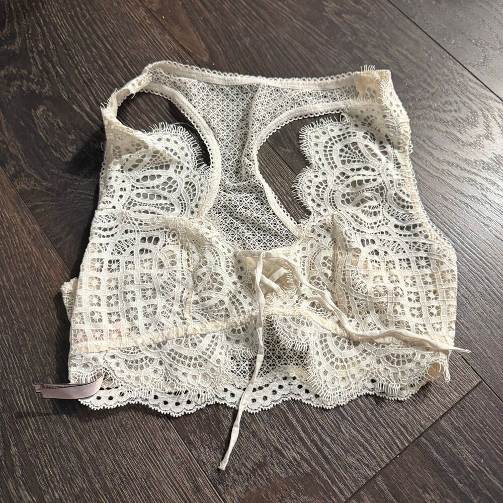 Victoria’s Secret Women’s XS Lace Up Cream Bralette